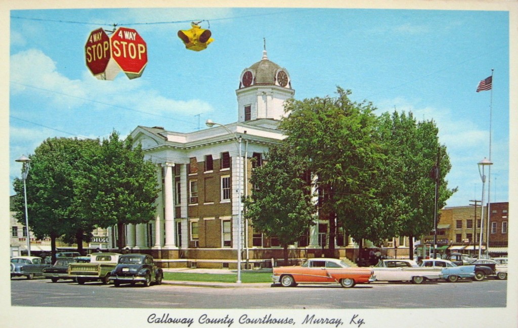 Another post card showing the Calloway County Courthouse with some cars and trucks that would have been nice to see parked there today.